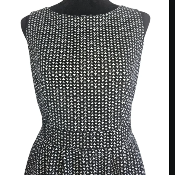 The Limited Black & White Printed Midi Dress - Size 8 - Picture 2 of 7